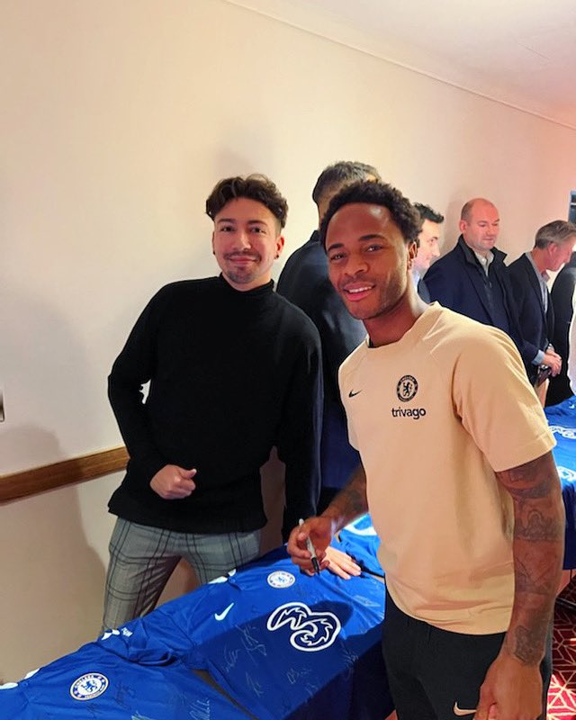 FPL Mate (Dan) (@fplmate) on Twitter photo 🎁 𝗙𝗢𝗢𝗧𝗕𝗔𝗟𝗟 𝗦𝗛𝗜𝗥𝗧 𝗚𝗜𝗩𝗘𝗔𝗪𝗔𝗬 🎁
Personally signed by the entire <a href="/ChelseaFC/">Chelsea FC</a> UCL squad, courtesy of <a href="/WhaleFinApp/">WhaleFin</a>.
To enter:
1️⃣ 𝙁𝙤𝙡𝙡𝙤𝙬 <a href="/FPLMate/">FPL Mate (Dan)</a> 🚶🏽
2️⃣ 𝙇𝙞𝙠𝙚 𝙩𝙝𝙞𝙨 𝙩𝙬𝙚𝙚𝙩 ❤️
3️⃣ 𝙍𝙚𝙩𝙬𝙚𝙚𝙩 𝙩𝙝𝙞𝙨 𝙩𝙬𝙚𝙚𝙩 ♻️
Winner announced next week. 🎁 𝗙𝗢𝗢𝗧𝗕𝗔𝗟𝗟 𝗦𝗛𝗜𝗥𝗧 𝗚𝗜𝗩𝗘𝗔𝗪𝗔𝗬 🎁
Personally signed by the entire <a href="/ChelseaFC/">Chelsea FC</a> UCL squad, courtesy of <a href="/WhaleFinApp/">WhaleFin</a>.
To enter:
1️⃣ 𝙁𝙤𝙡𝙡𝙤𝙬 <a href="/FPLMate/">FPL Mate (Dan)</a> 🚶🏽
2️⃣ 𝙇𝙞𝙠𝙚 𝙩𝙝𝙞𝙨 𝙩𝙬𝙚𝙚𝙩 ❤️
3️⃣ 𝙍𝙚𝙩𝙬𝙚𝙚𝙩 𝙩𝙝𝙞𝙨 𝙩𝙬𝙚𝙚𝙩 ♻️
Winner announced next week.