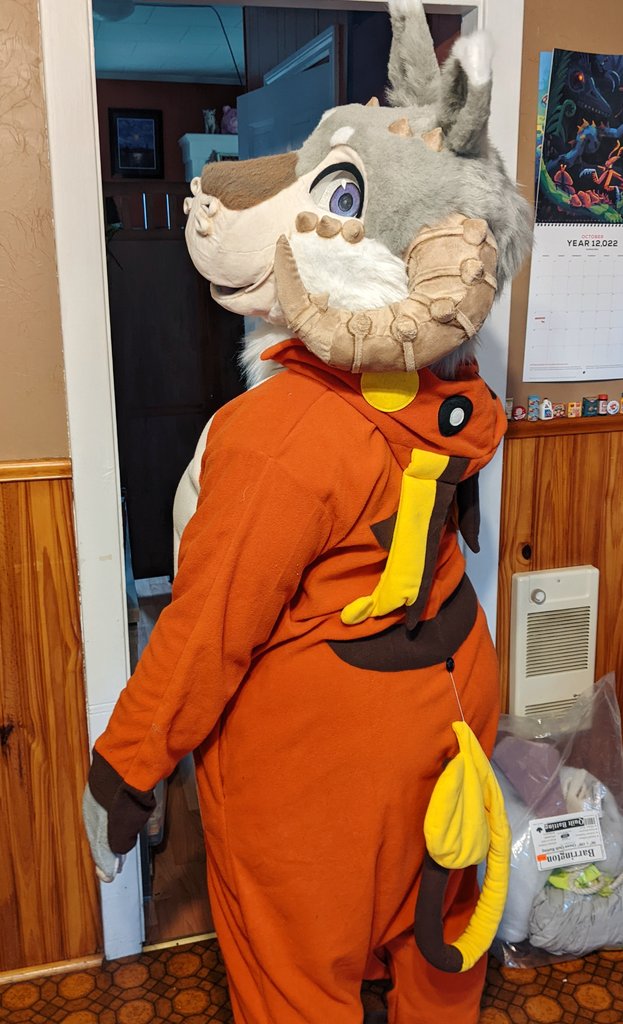 teelatauntaun's tweet image. Ayo! This is me at #halcon2022 this weekend~ if you see me come say hello!! :D

I also have a LOT of tauntaun stickers to give away so come get one 👀