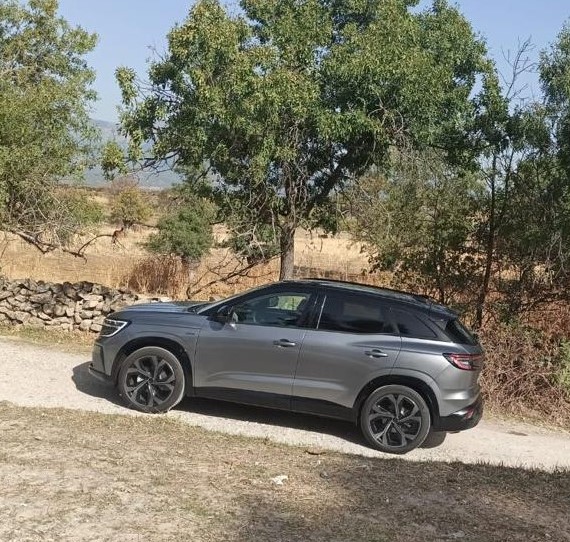 MotorArisa's tweet photo. ¡La llegada del Nuevo #RenaultAustral a Canarias es inminente! En #MotorArisa ya estamos calentando motores y nuestro equipo de ventas se ha trasladado a Madrid para recibir una formación donde han conocido todas las novedades. ¡Muy pronto en las islas! #ETech #FullHybrid https://t.co/N6RWaWJIoL