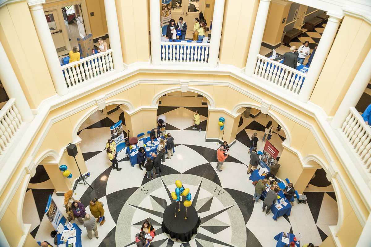 UDarthistory's tweet photo. Prospective students are invited to the final UD Blue and Golden Day this Saturday, Oct. 29! Attendees can ask faculty questions, meet current students and experience the College of Arts and Sciences through immersive activities. Don't wait – register now! https://t.co/VYD6OGi0nu https://t.co/wQWqRxPmmD
