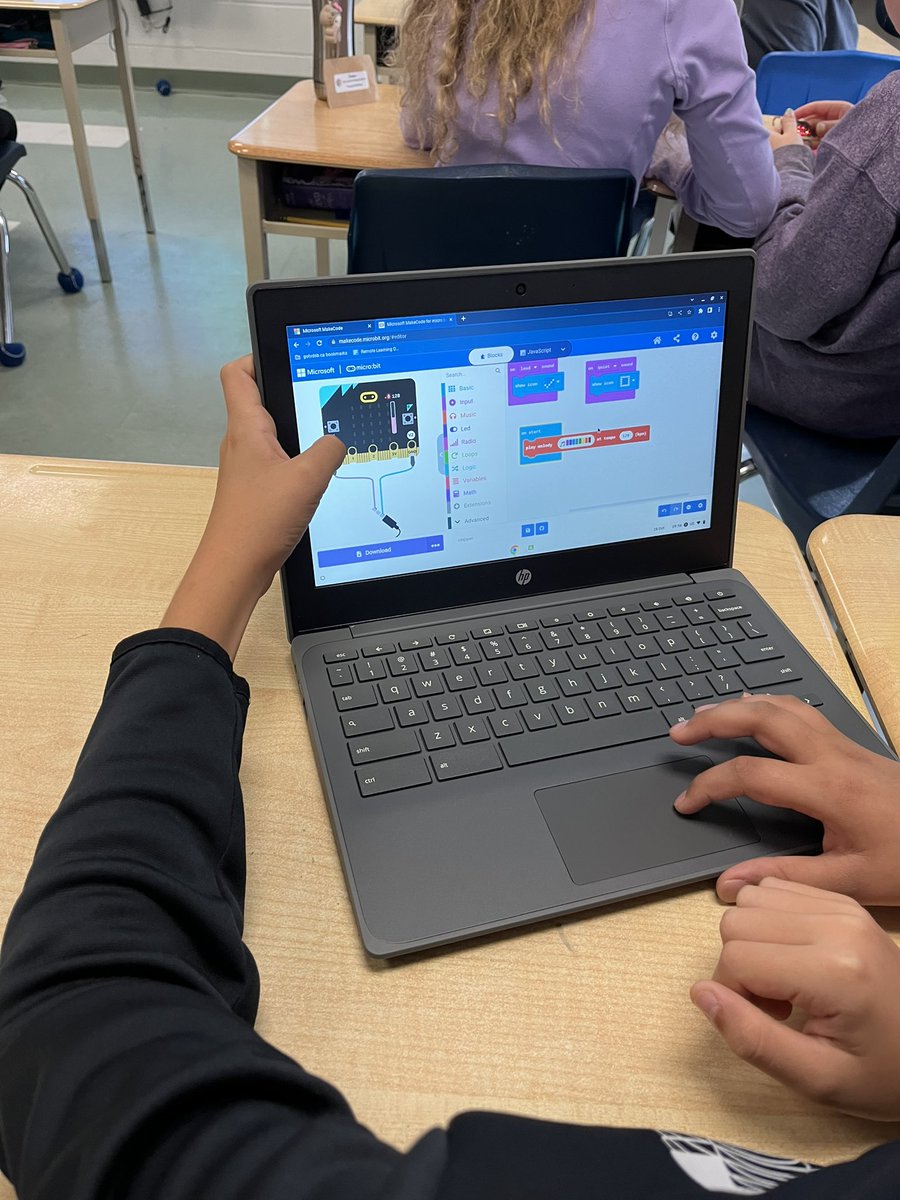It’s Microbit Day!  Thanks <a href="/KariHarding9/">Kari Harding</a> for asking us.  <a href="/LambethPS1/">Lambeth P.S.</a> @JenMrsjmann <a href="/dtangred/">Derek Tangredi</a>