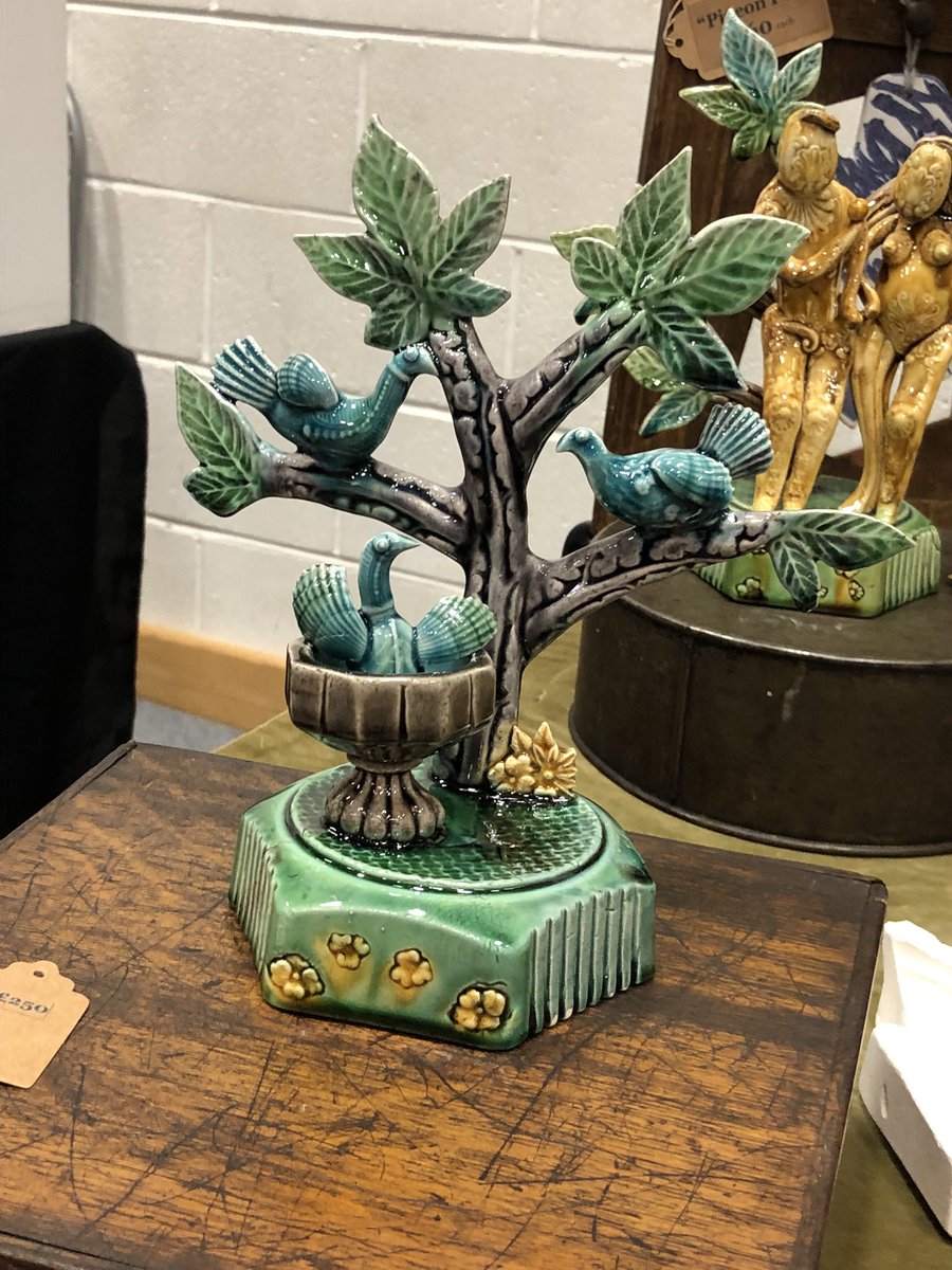RoseWCeramics's tweet image. Oxford Ceramics Fair. Tomorrow and Sunday. #flatbacks #ceramics #mudlarking #mudlarks #pigeons #birds #vintage #pottery #Oxfordshire #oxford #Recycled #upcycled