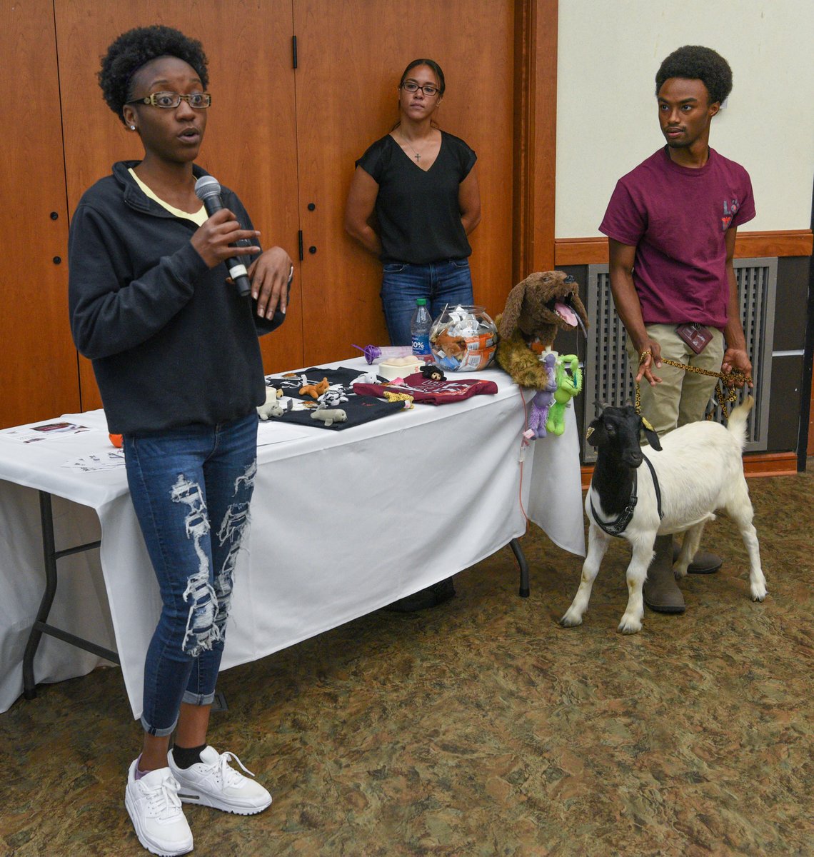 #UMES' #schoolofagricultural &amp; #naturalsciences hosted a fair to share info on #studentorganizations, #studyabroad, #collegeinternships &amp; #WorkStudy opportunities. Enjoy photos of experiments, demos &amp; exhibits. 📷 Todd Dudek Visit SANS at wwwcp.umes.edu/sans/