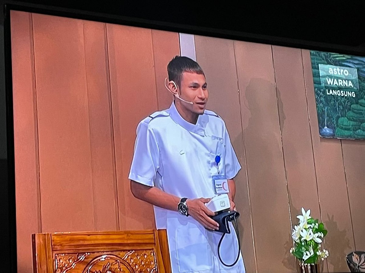 sidchan's tweet photo. Patutla Faisal halim lambat sign kontrak dengan Terengganu FC, sign kontrak dengan Sepahtu pula haha Mikey #webleedblackandwhite #peteh https://t.co/LdY4jLN8eY