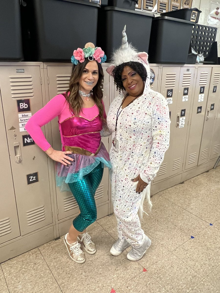 Lridge04's tweet photo. Book Character Day!How to Catch Mermaid/Unicorn! @AudubonES @LaquettaCarter7 https://t.co/vVzDpEIbCW