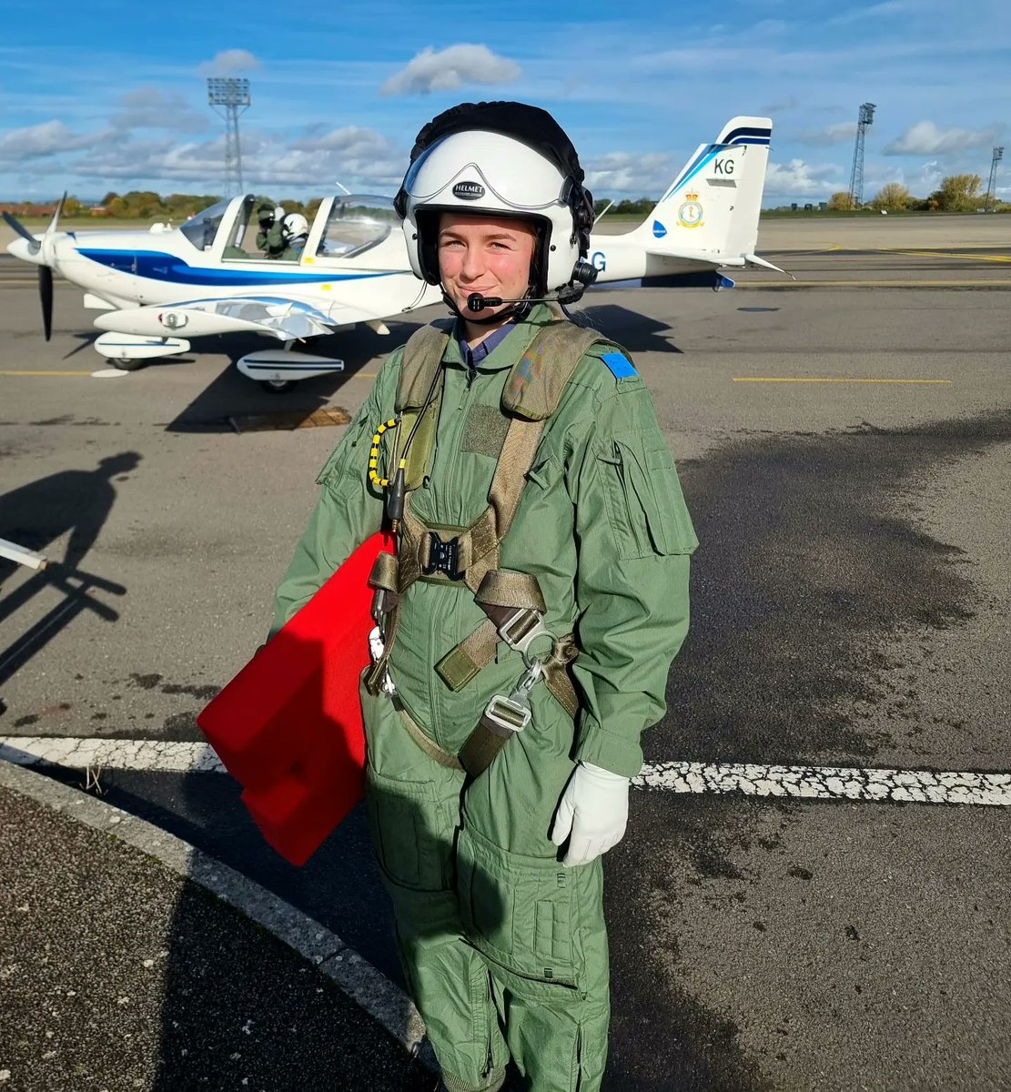 2457squadronatc's tweet photo. This morning, #team2457 cadets were at #6AEF @RAFBenson completing Air Experience Flying sorties. A great morning for all four cadets, who flew for around 25 minutes each, which included some aerobatics.
@OCHertsBucks @hbwaircadets @aircadets #noordinaryhobby #grobtutor https://t.co/UpXa5pQPvG