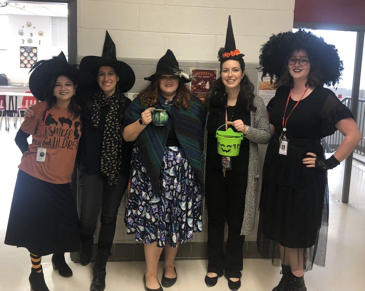 The witches of Medford Drive! 🧙‍♀️ <a href="/AnnandaleAtoms/">Annandale High School</a> <a href="/Synchronicityyo/">👩🏻‍🌾 Ingrid St. Clair🐈‍⬛</a> <a href="/MLADickinson/">Stephanie Hanson</a>