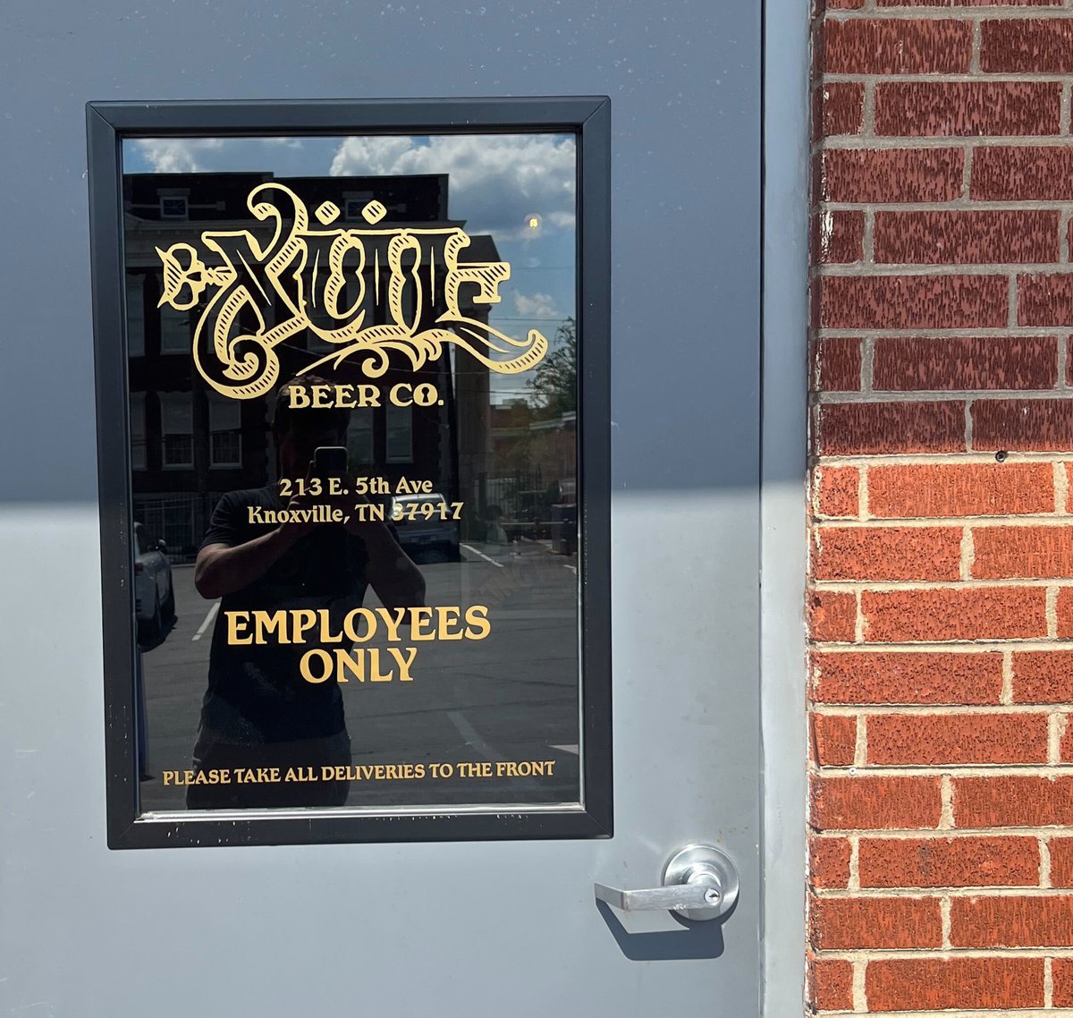 GCKnoxville's tweet image. We are loving these gold window graphics we just created for Xul Beer Co and we love that they are our neighbors too! 🍻 #graphiccreations #windowvinyl #doorgraphics #knoxville #printlocal #supportlocal