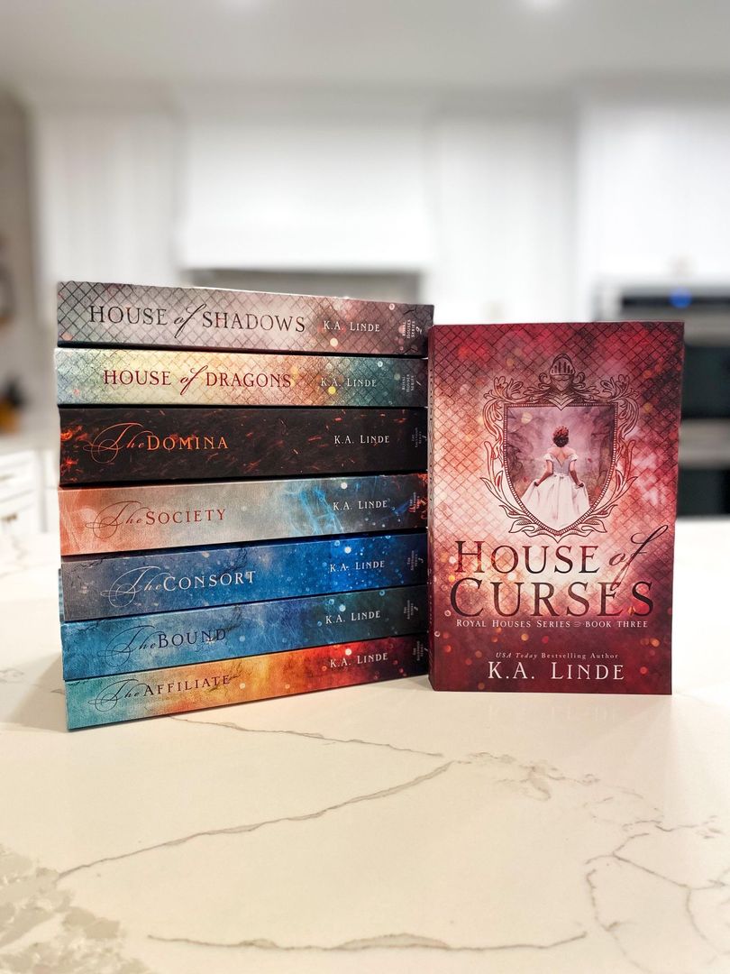 It's here! It's here! It's here! Go forth and read on all platforms 😍🐉

kalinde.com/books/house-of…