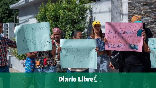 DiarioLibre's tweet photo. 🌇| #CiudadDL | Adquirientes de apartamentos protestan por alzas de constructora

🔗https://t.co/CkgNdWdBy8

#DiarioLibre #ProyectosHabitacionales #Construcción #CBSDevelopments #Precios https://t.co/DNyMO32Lyw