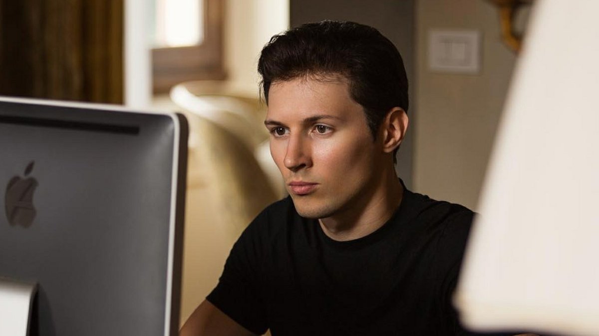 Пятничная схватка двух йокодзун: Дуров (и телеграм) против AppStore day.ru/society/pavel-…