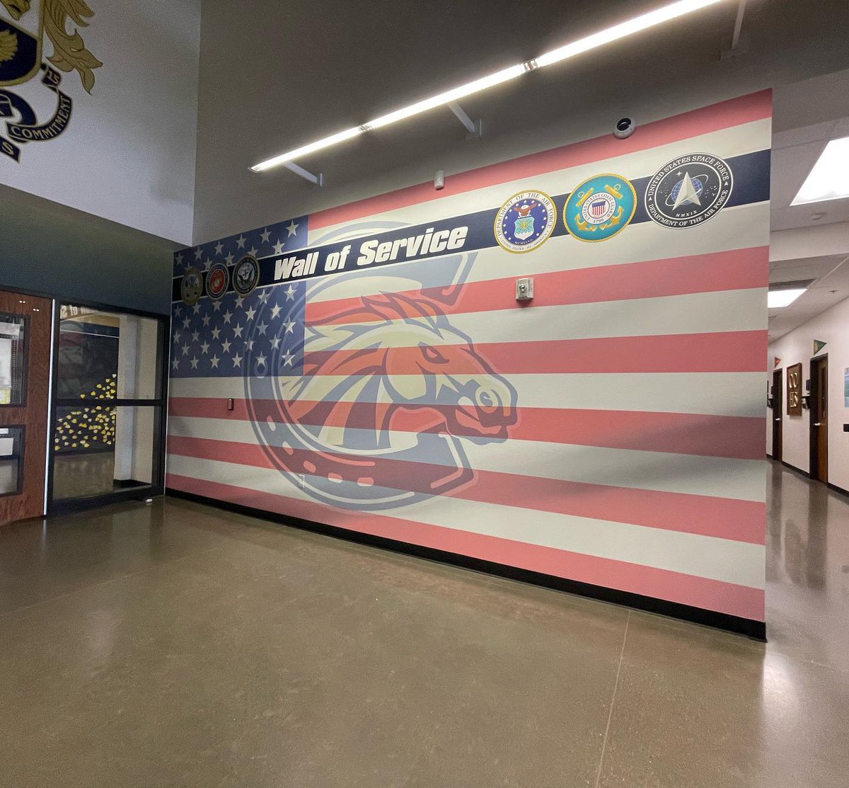 MSquareWraps's tweet photo. Check out the new look for Casteel High School's Admin Building! All wraps are designed, printed, and installed by M Square Wraps. Need to upgrade your look? #msquarewraps #wraps #wallwraps #casteel #customdesign #print https://t.co/3gNLE42xTw