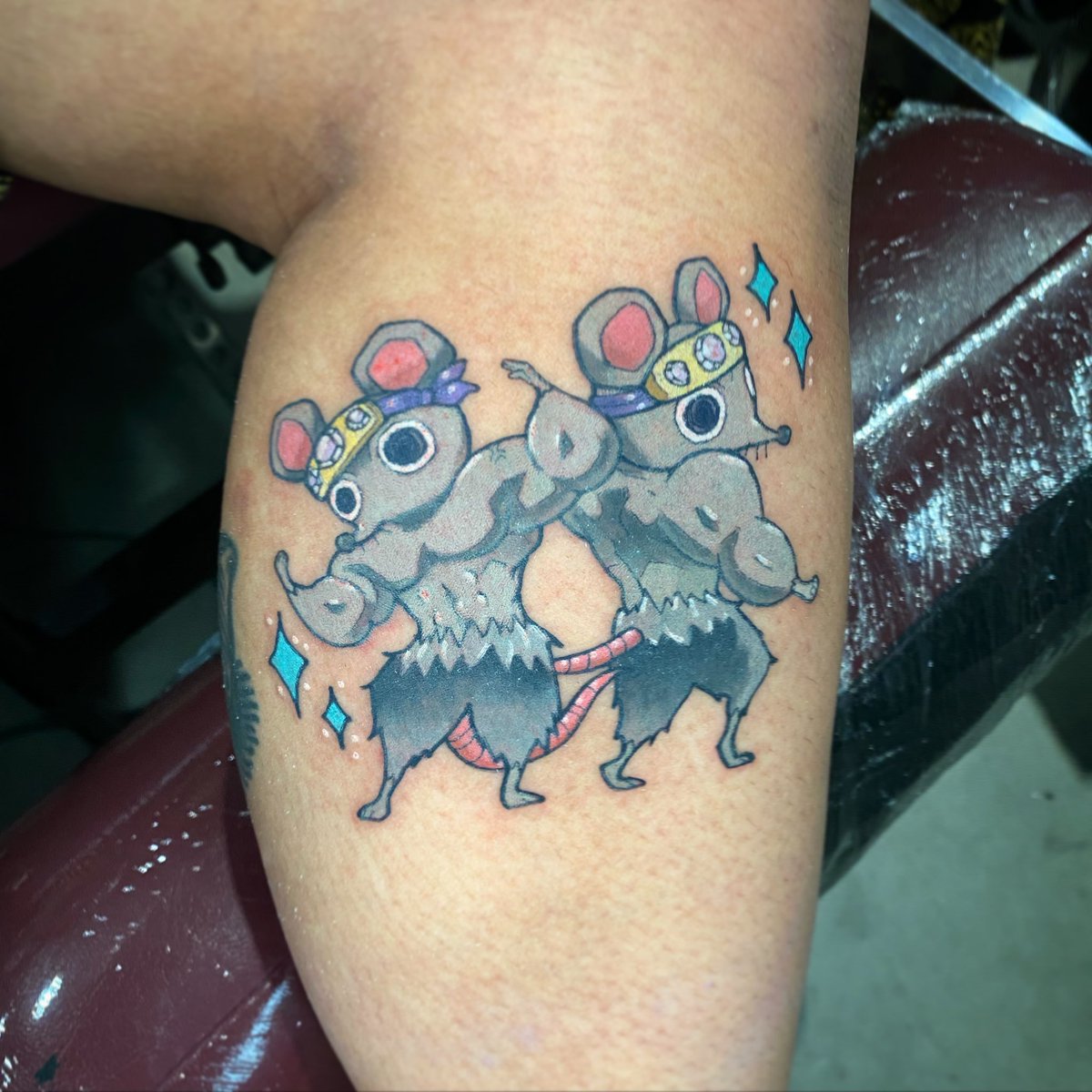 TsukiVans's tweet photo. It’s not safe to go alone. Take the muscle mice ✨ https://t.co/Rzy6Ma7O9F