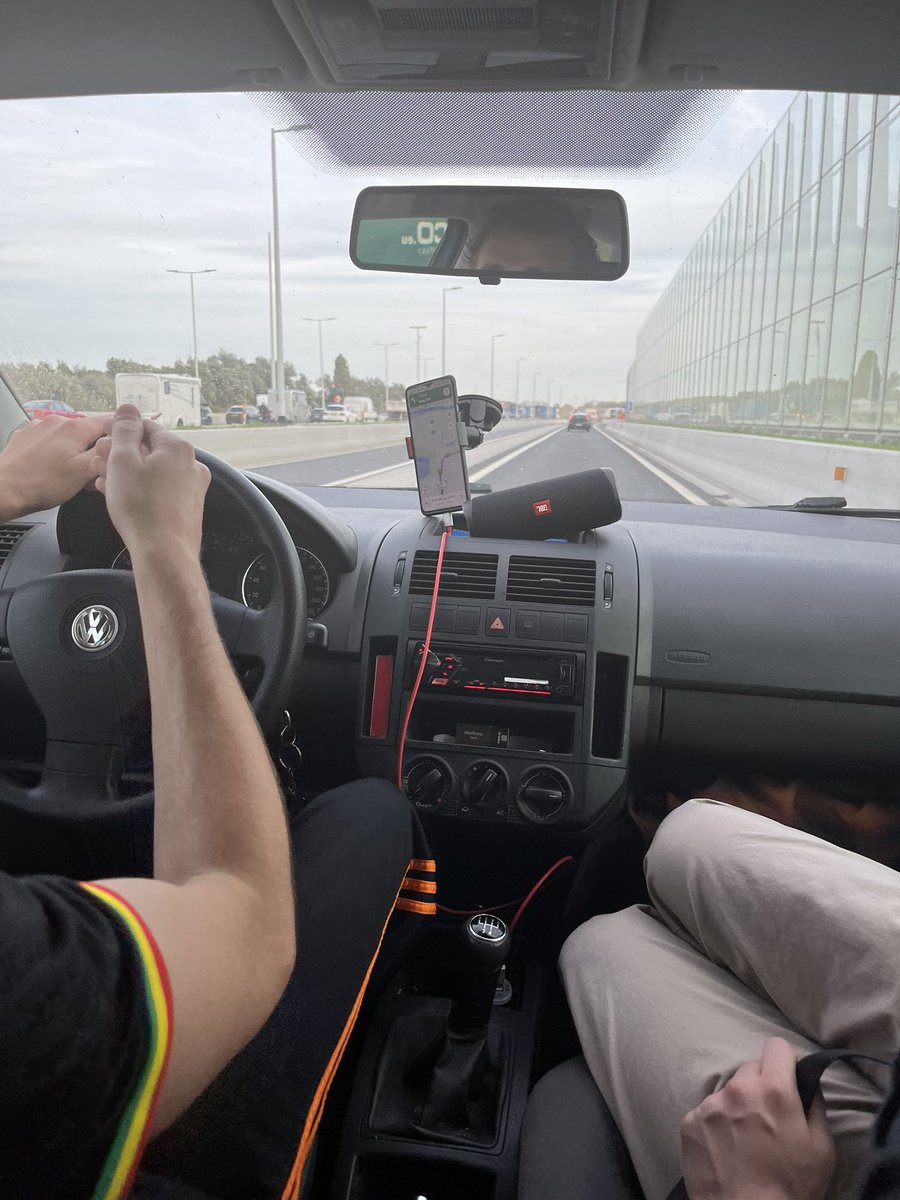 I’m celebrating my birthday today driving to Paris with <a href="/badajimpom/">Jim Boer</a>, <a href="/Kelthrag/">Brennan Kamerman</a> and <a href="/EZ_Crumble/">EZ_Crumble</a> for #MAXLAN4 ! 🥳🥳