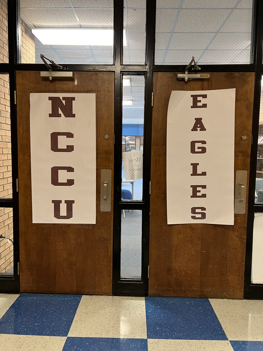 Tech_Shorty's tweet image. It’s College Week @Hunt_High_NC so I decorated all of the doors to the Learning Commons. @NCCU @NCCUSOE #DoubleEagle #EaglePride