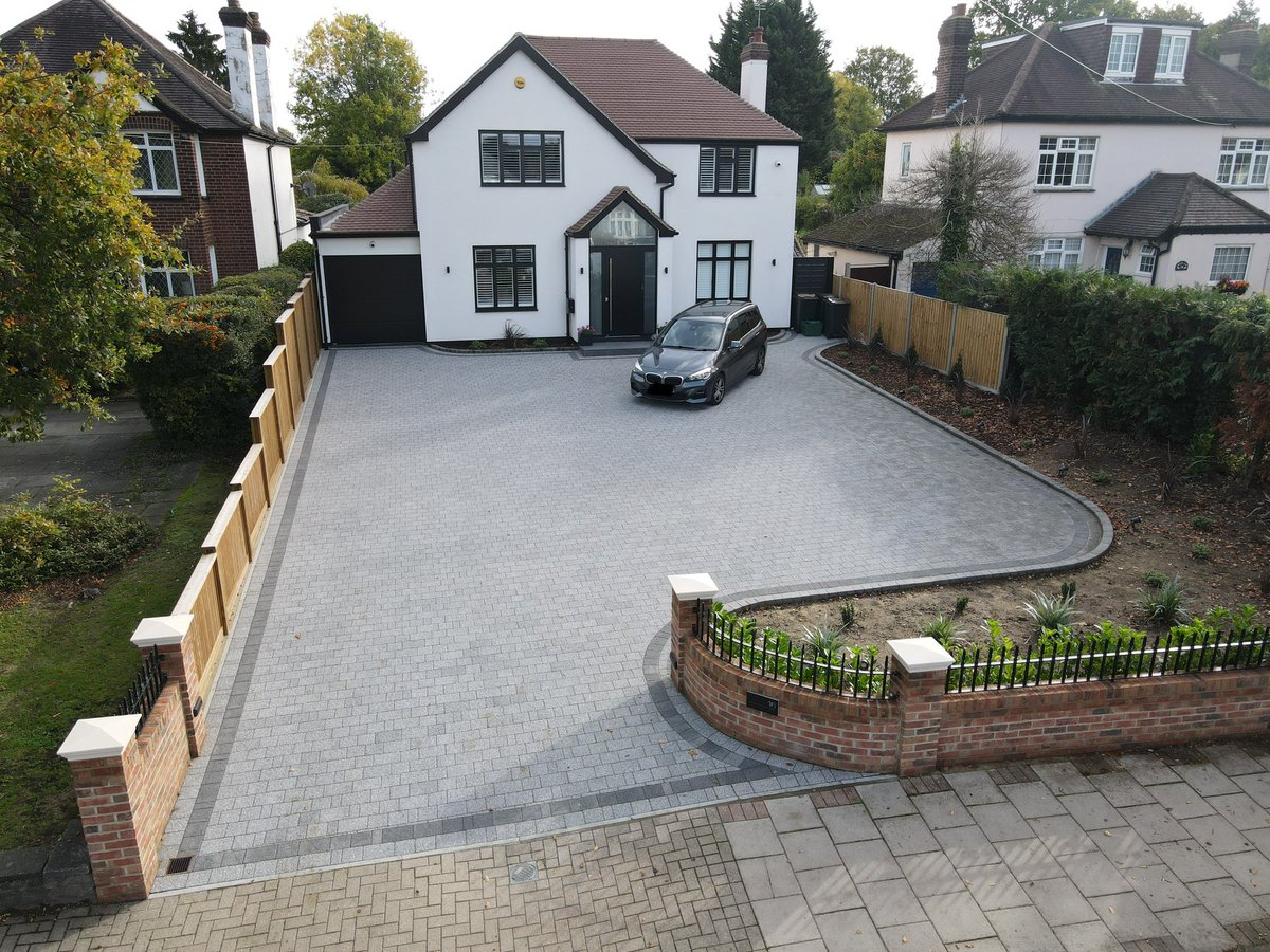 Paramount Paving tweet media