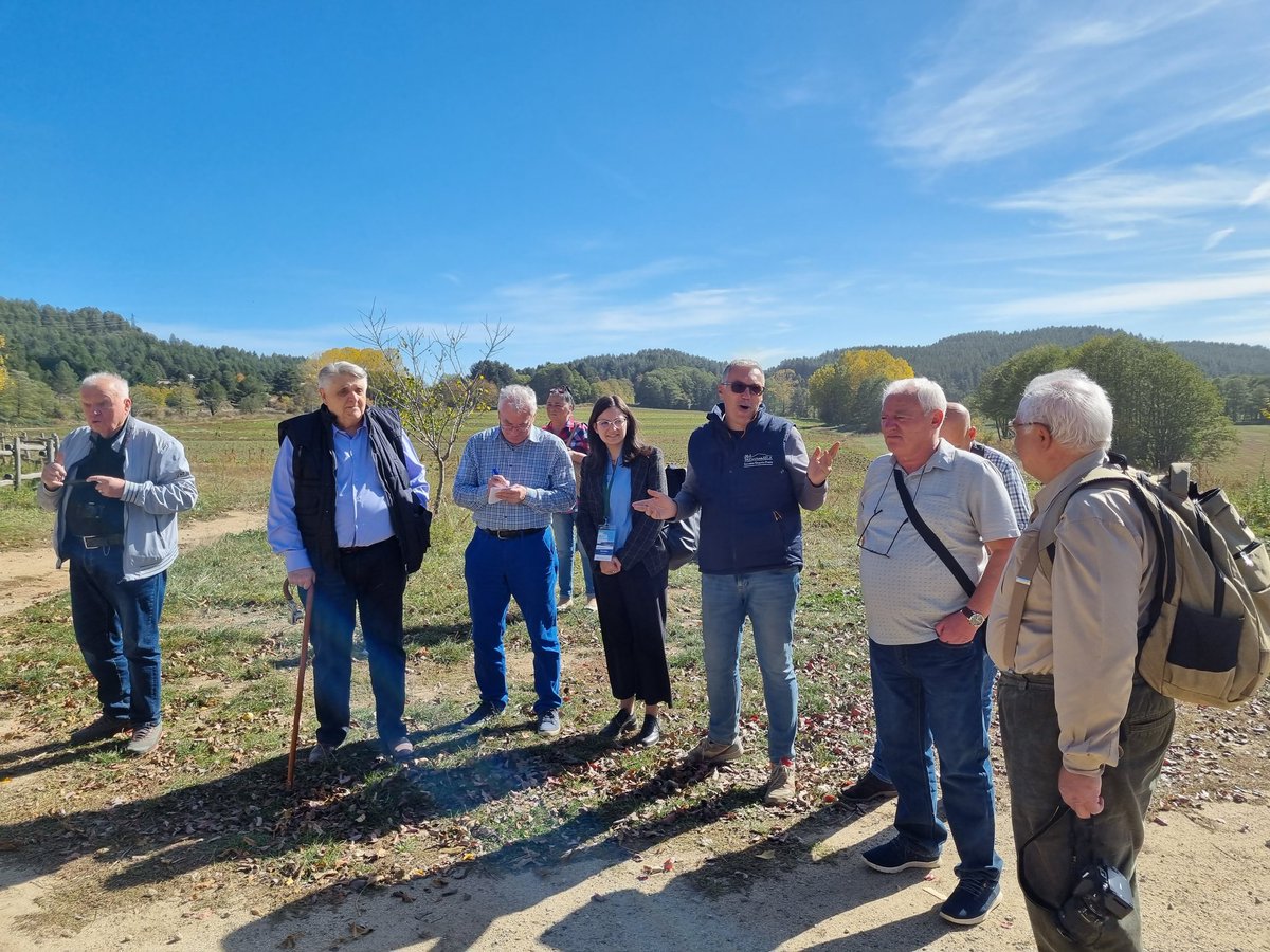 Cia_Agricoltura's tweet photo. Anche il progetto #RURALBANIA alla XII Convention Europea della #Montagna🇦🇱🧑‍🌾🇪🇺
Tappa all'evento @Euromontana e #Cia, per la delegazione di #AgroPuka, #ADADMalore e #RTM, protagonisti della prima visita studio in #Italia 🍃📚 https://t.co/H37mTTEORP