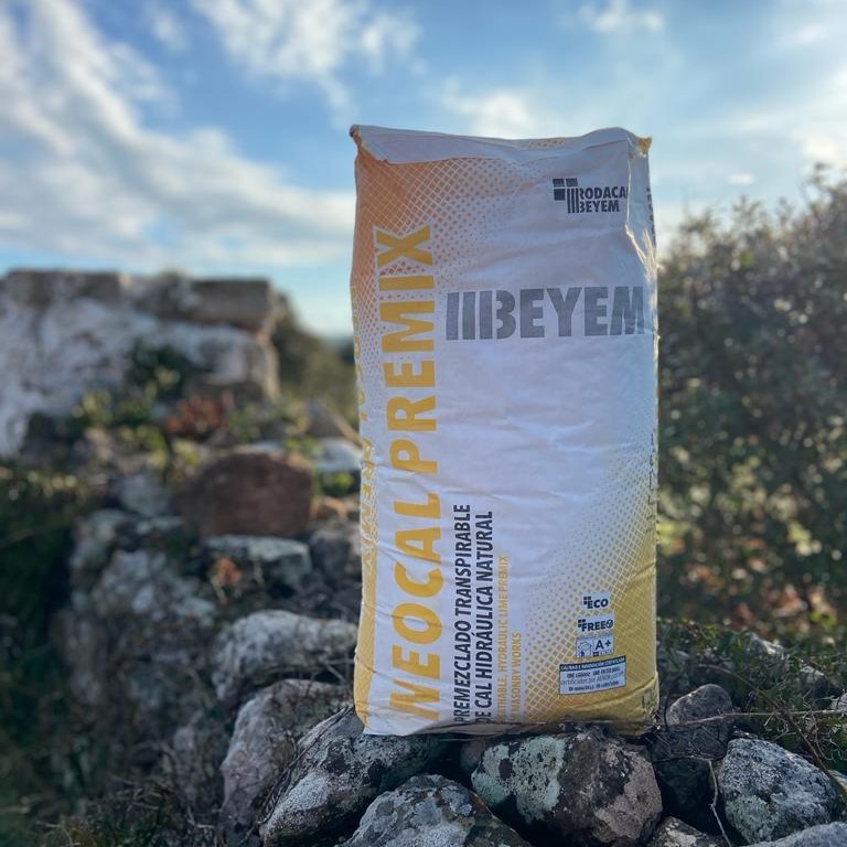 Ceramhome_es's tweet photo. Hoy os queremos enseñar esta restauración que se ha llevado acabo con los productos de @rodacalbeyem  
 Echale un vistazo a nuestro ultimo post en el blog para saber más.
https://t.co/KNiGQLAA4e
#rodacalbeyem #rodacal #ceramhome #menorca #torredelarambla #neocal #reconstruccion https://t.co/RJpOFQQNcv