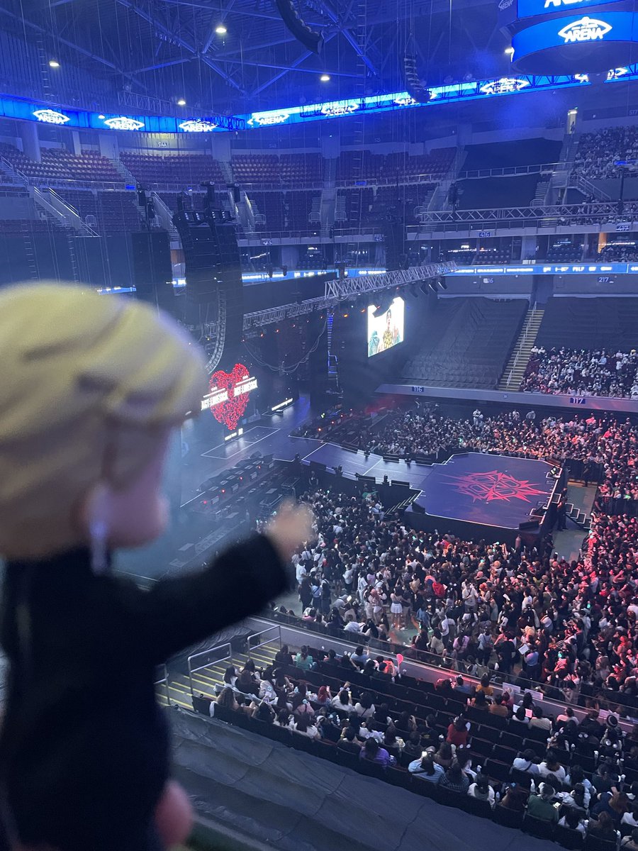 mochi_jinki's tweet photo. Lil JM watched #TOMORROW_X_TOGETHER #ACTLOVESICKinMANILA #ACTLOVESICKinMANILA_Day1 https://t.co/yp9vo5Pq0E