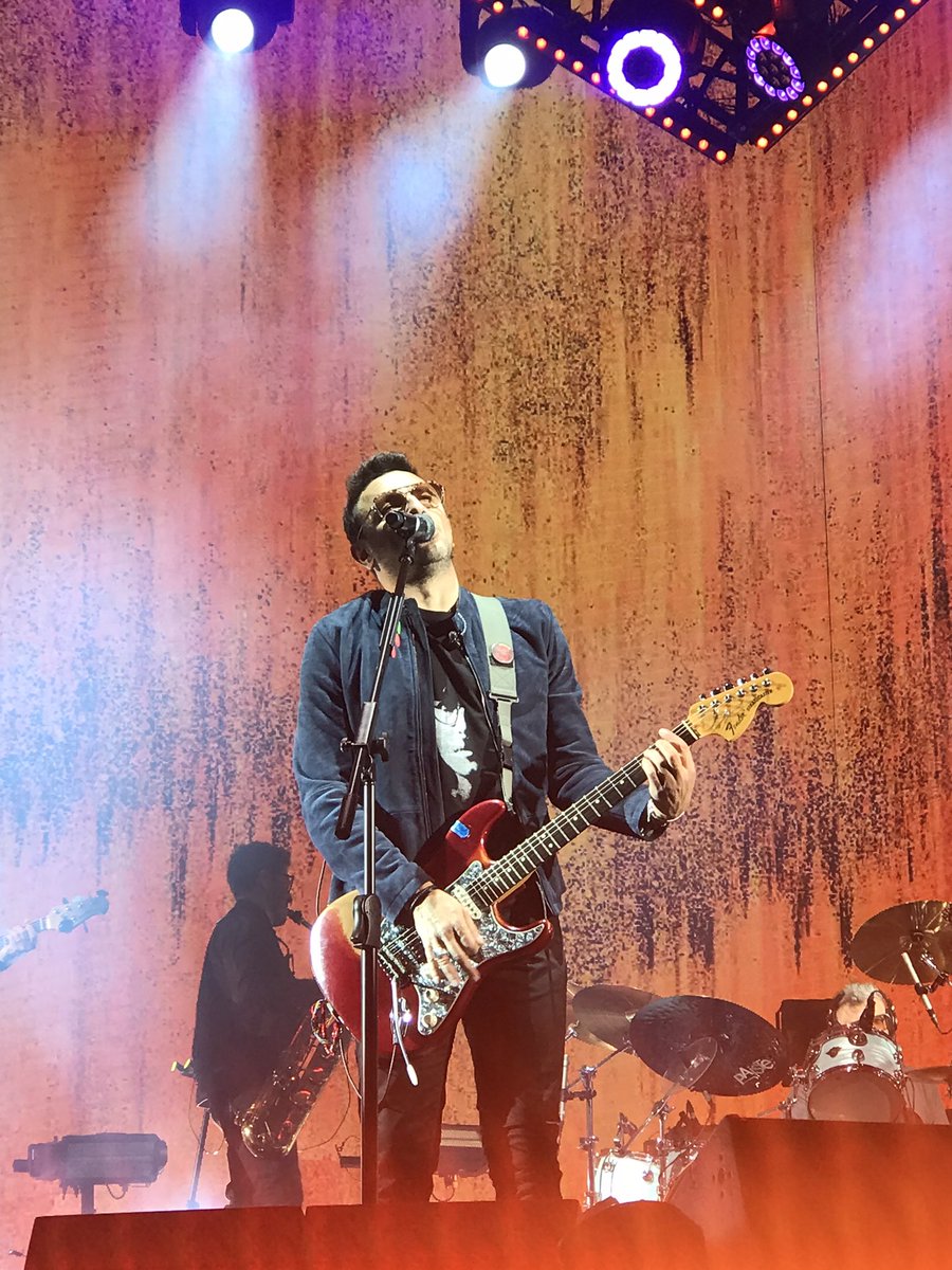 MaranDebora's tweet photo. Feliz cumpleaños Sr @EGBrancciari se lo ve feliz, Siga así 😎

Todavía manija por esos dos Hipódromos! Gracias por su música!! https://t.co/m0RAGDDERL