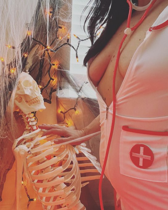 When does a skeleton laugh?  When someone tickles his funny bone 🍆😜 stop by my free account and sub!<a href="/tag/sexy"class="tags"><span>#sexy</span></a><a href="/tag/jokes"class="tags"><span>#jokes</span></a><a href="/tag/skeleton"class="tags"><span>#skeleton</span></a><a href="/tag/pornhub"class="tags"><span>#pornhub</span></a><a href="/tag/cleavagefordays"class="tags"><span>#cleavagefordays</span></a>