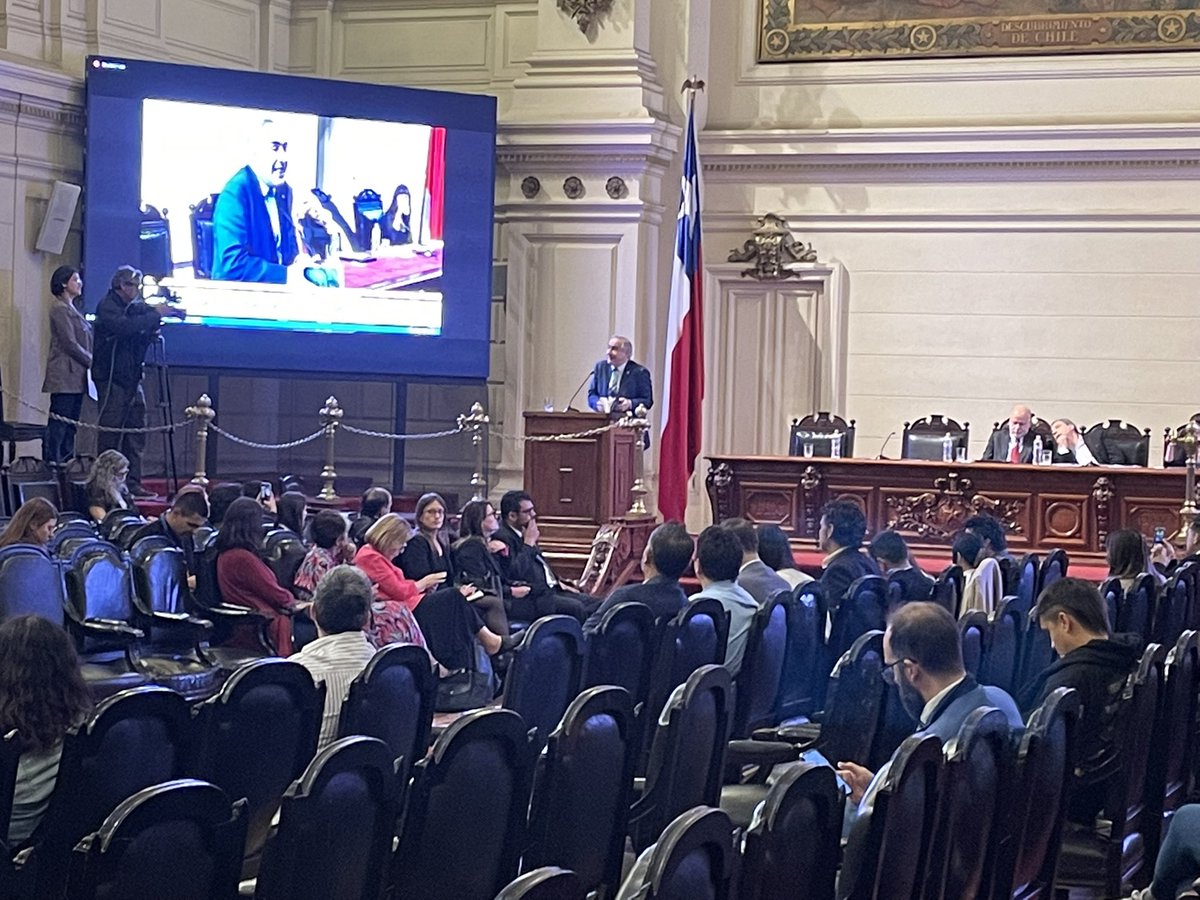Si estás interesad@ en entender temas como Inteligencia Artificial, Neuroderechos, o Metaverso? Ingresen al siguiente canal tv.senado.cl para ver el Congreso Internacional organizado por el <a href="/Senado_Chile/">Senado Chile</a>