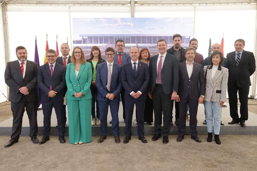 AlbertoRojoBlas's tweet photo. 👉🏼Numerosos territorios de España querían esta planta en sus ciudades, pero después de meses de trabajo y de colaboración con el @gobjccm, la gran @Cummins se instala en #Guadalajara con todo el potencial y las nuevas oportunidades que ello conlleva 💪🏼 ¡ Bienvenida @Cummins ! 🙂 https://t.co/LpMY12XBYd