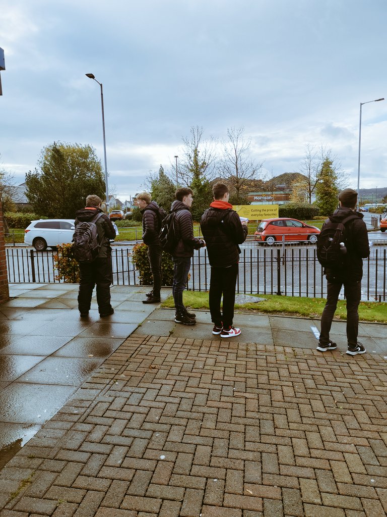 mrscouper's tweet photo. Human fieldwork time for the Advanced Highers. Amazingly the rain stayed off! 🥳🌎@hermitagesocsub @HermitageAcad https://t.co/L9P8pvQtTN