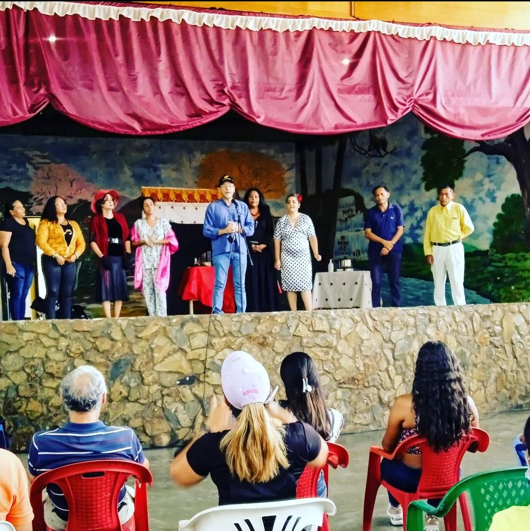 La pieza teatral "Mujeres en Teatro Breve" llevó alegría y entretenimiento a la escuela Fernández Padilla, en el municipio Simón Rodríguez.

Con un elenco de altura, esta magistral obra se despidió del Festival de Teatro "Anzoátegui Te Enamora" 🎭