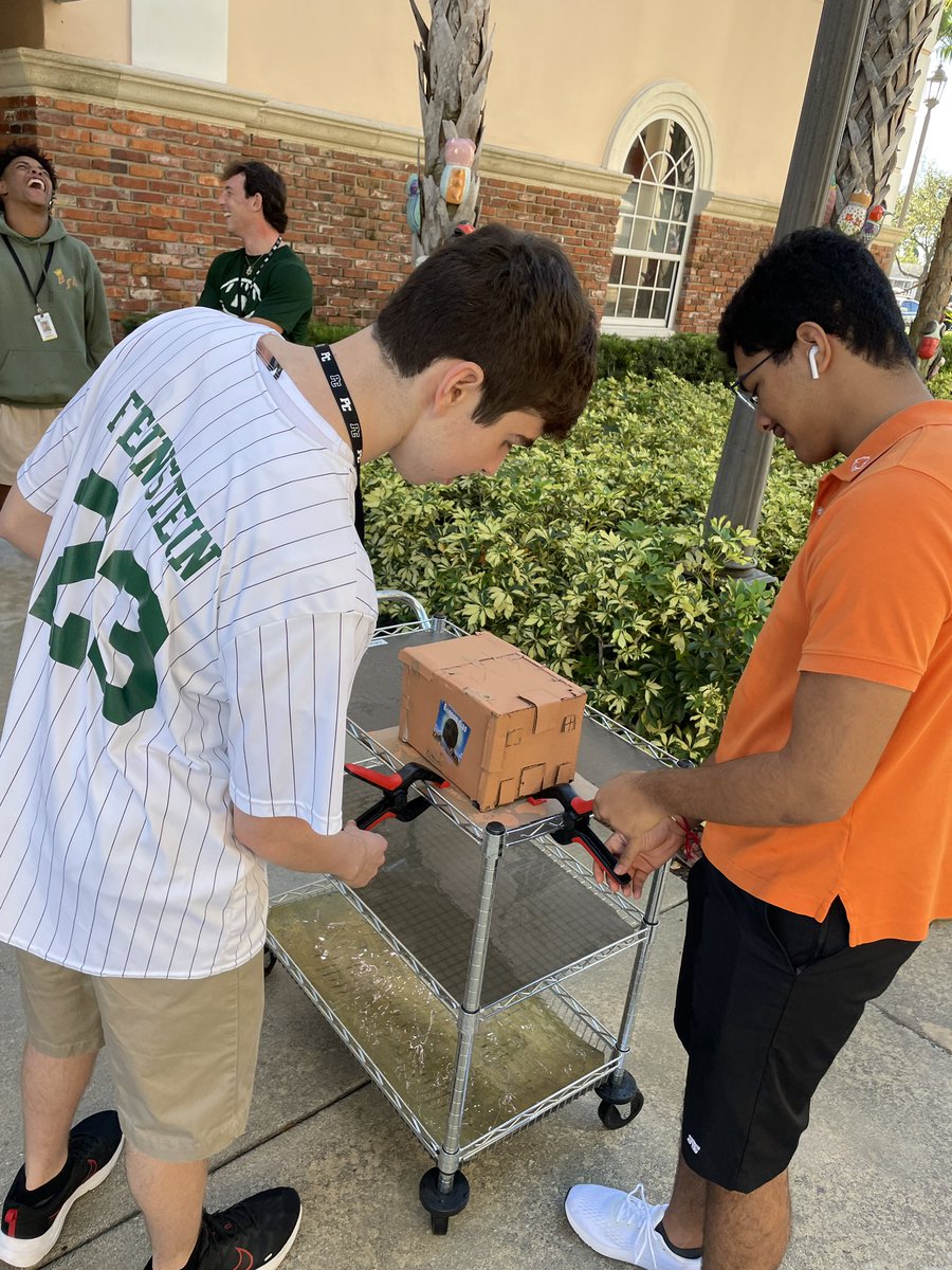 Pine Crest Upper School tweet media