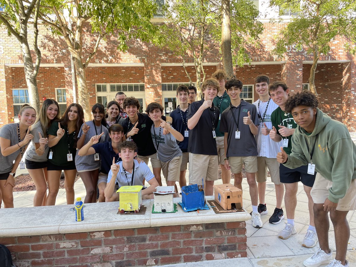 Pine Crest Upper School tweet media