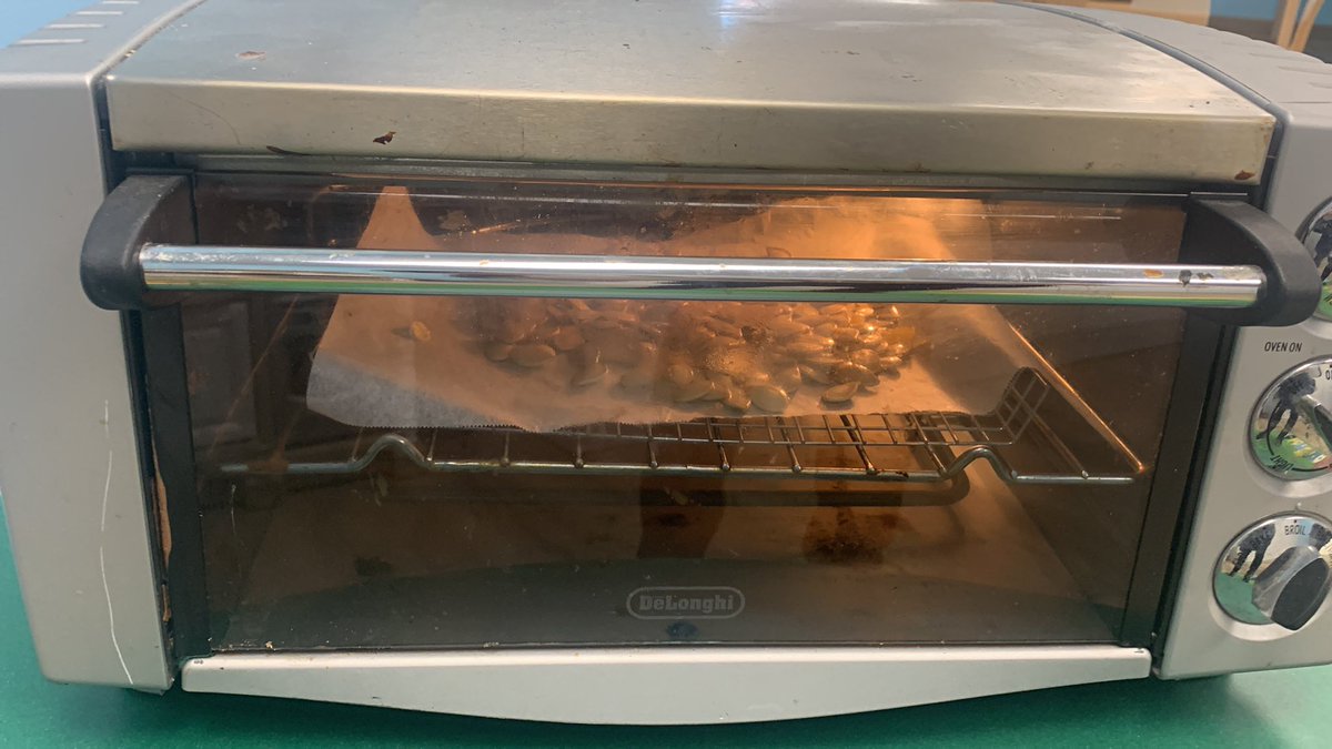 RanneyBeginners's tweet photo. Seeds roasting! https://t.co/ha3gEygkUP