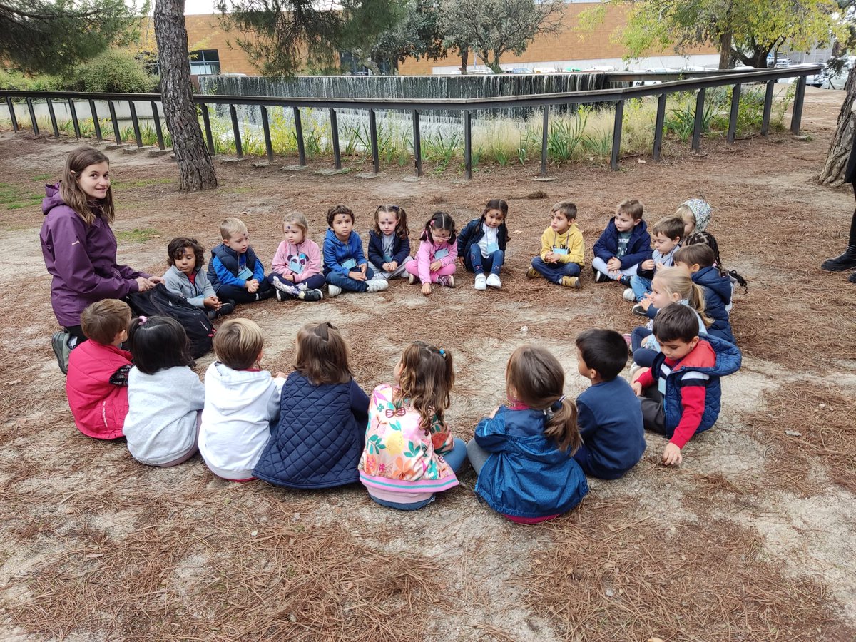 ce_fuenllana's tweet photo. Esta semana los alumnos de #Fuenllana han tenido distintas excursiones al @Bosque_madrid🌲🌳 y al #InsectPark🐞🐛🦗.
Experiencias divertidas😀 y cerca de la naturaleza🌿.
#BosqueEncantado #ExcursionesFuenllana #ColegioAlcorcón #Naturaleza https://t.co/5EXaCaxpES