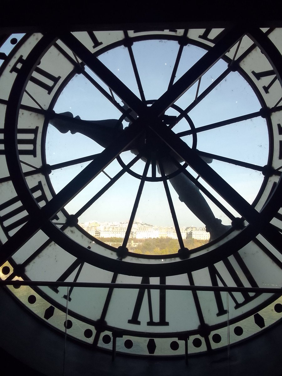 izzielook's tweet photo. Also be ready to lose track of time once inside https://t.co/Y1uUEUmbd2