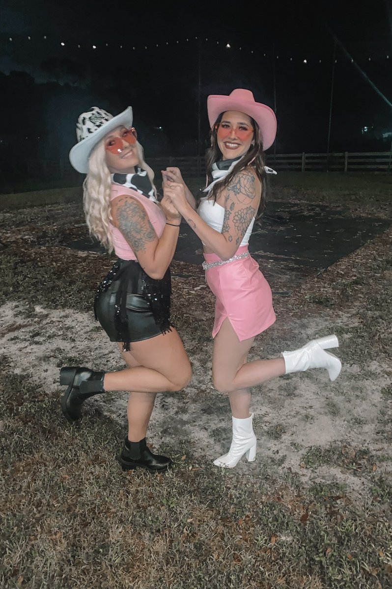 BCarraturo's tweet photo. I wanna be a cowboyyyyy babyyyy 🤠 https://t.co/6rLANWFlxw