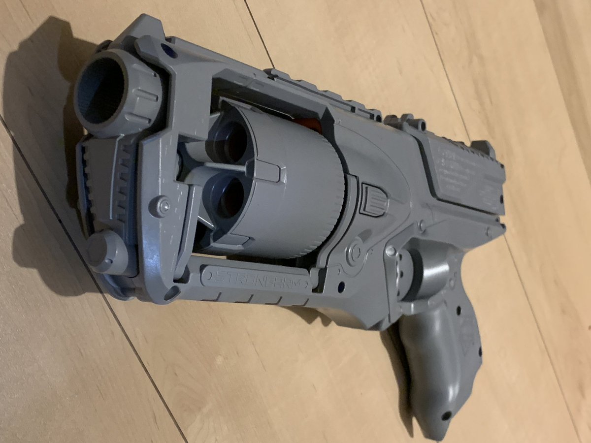 yossy_b's tweet photo. 今回は単色で塗装してみた。
単色も悪くないなー。
#NERF #ナーフ #strongarm #ストロングアーム #塗装 #リペイント https://t.co/lBBogloYu6
