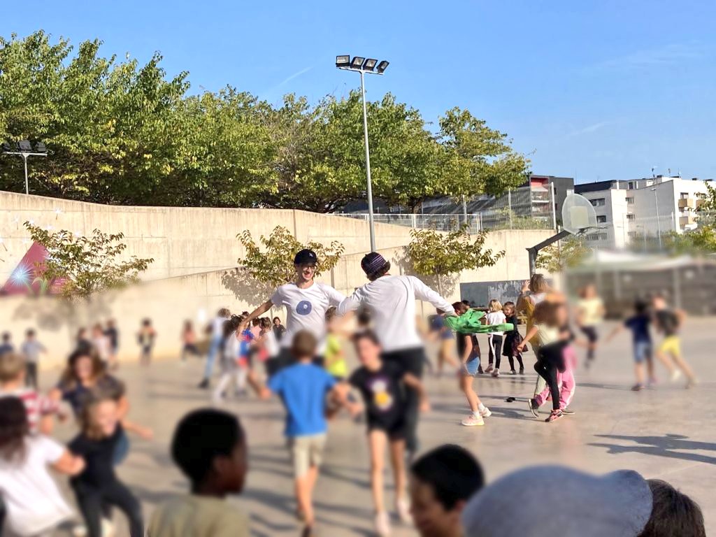 Ballem, cantem, gaudim i festegem la castanyada #comunitatdemitjanesimitjans #1r #2n #3r #aprenentatgesignificatiu <a href="/EscolaOlivera/">Escola l’Olivera</a> <a href="/AMPA_OLIVERA/">AFA-Escola Olivera</a>