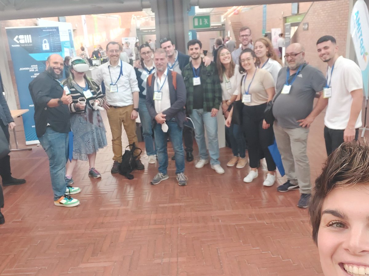 The first meeting on communication with the Aurora Student Champions UNINA took place this morning in the beautiful setting of the Innovation Village. What a great experience!
#InnovationVillage
#innovation #Aurorauniversities <a href="/aurora_org/">Aurora</a>