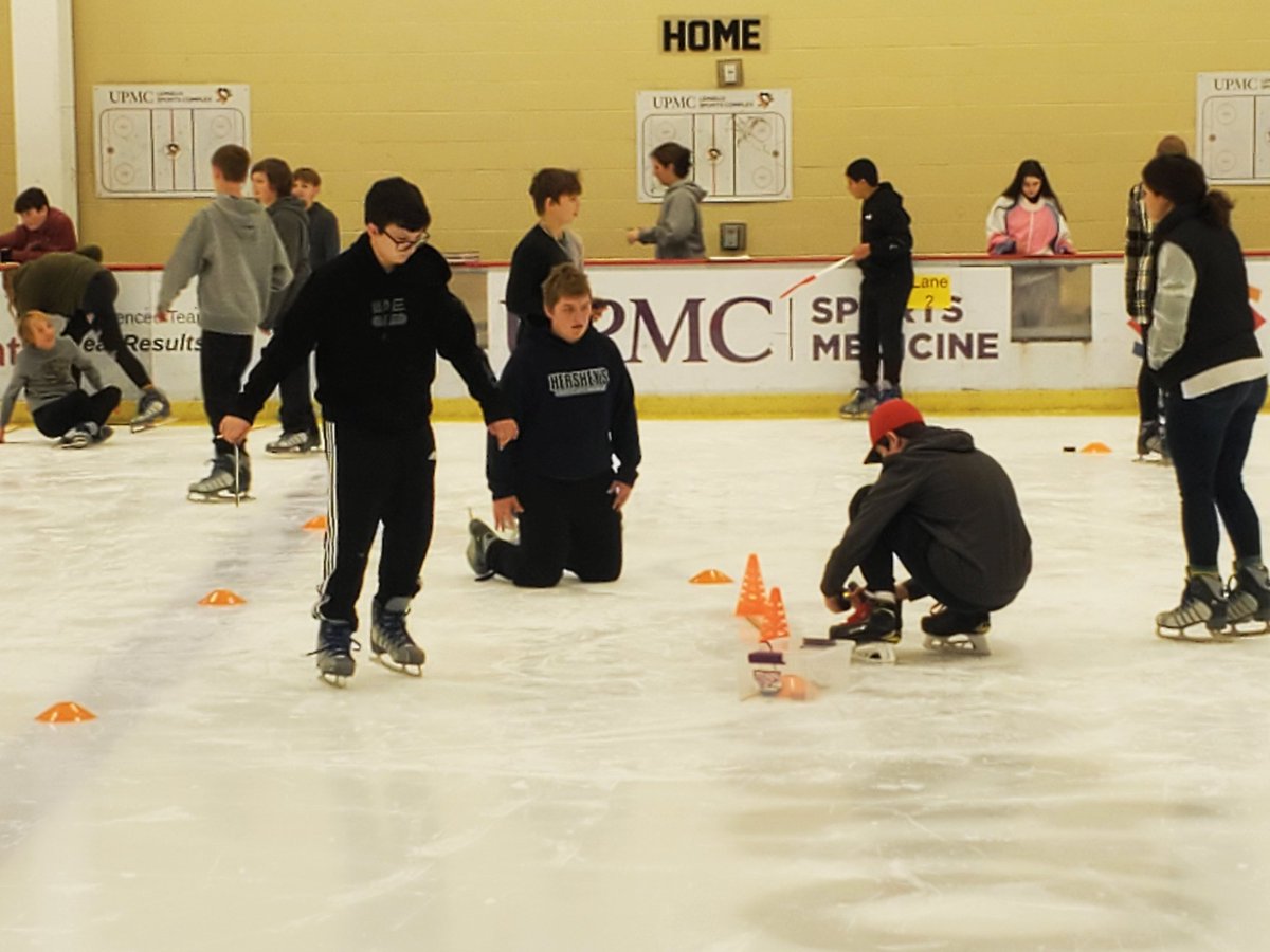 mhall_AMS's tweet photo. Want S to know how Newton’s Laws impact hockey &amp; figure skating? @MeganCampedel S created experiments of how forces affect motion. Conducted lab @penguinsrinks  Collected real world data to analyze. #lopeslead @Avonworthschool @KRemenskyASD @JeffHadleyEdD @FutureGoalsSTEM https://t.co/8EDhh4qEGY