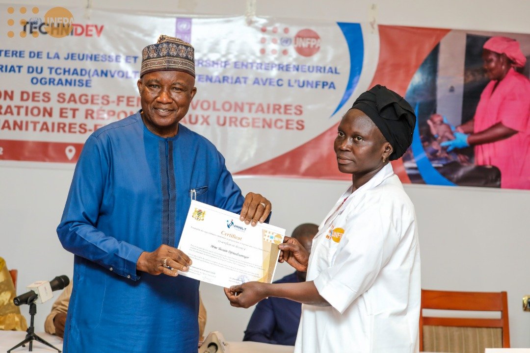 UNFPATCHAD's tweet photo. Joint @PNUD_Tchad &amp; @UNFPATCHAD courtesy call to the Min of Youth &amp; joint support to ANVOLT, Chad volunteers Agency for youth employment &amp; entrepreneurship great 1 @OnuTchad spirit, #DeliveryAsOne with midwives volunteers @ASteiner @Atayeshe @UNVolunteers @vkakyomya @tchadinfos https://t.co/dDIrotKRh0