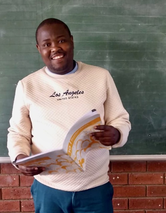 Lulama Ngunuza's <a href="/go2UJ/">University of Johannesburg</a> acceptance arrived. He aims to complete an Honours in STEM Education. He says: "I long to see people from disadvantaged backgrounds, such as mine, flourishing &amp; becoming highly-educated!"

Help him fund his studies via <a href="/Feenix_org/">Feenix.org</a>:
feenix.org/student/4b9cd1…