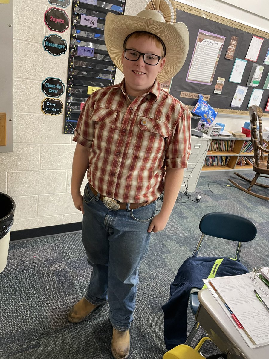 DrCarlaNeal's tweet photo. #careerday #spiritweek A chef, pediatrician, nurse, astronaut, and farmer! Love them all โค๏ธ#wehavegoals @sallymurchison @mrsbrownskclass @kristenegarner @sarahthall_ @jpetersontweets @BennettKinders @Gaines5thGrade @hannahcarriker @john_shaner @mrsshanercc https://t.co/UNXcCFbhd1