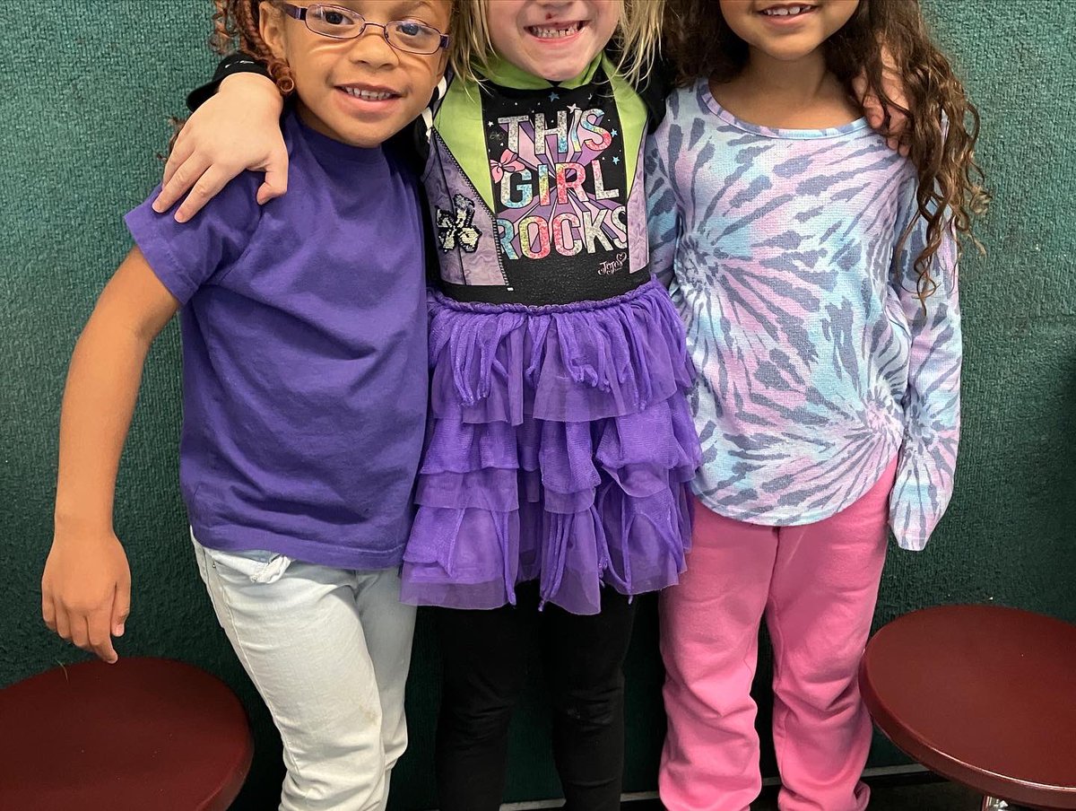 EchoLakeElem's tweet photo. October is Bullying Prevention Month so on October 20th, we wore purple to stand up against bullying! Our students had lessons during counseling this month about bullying. Our Dolphins Buddies came up with the hashtag: #EveryonesDifferentRespectTheDifferences #dreambigdolphins🐬 https://t.co/AwgzG9n3by