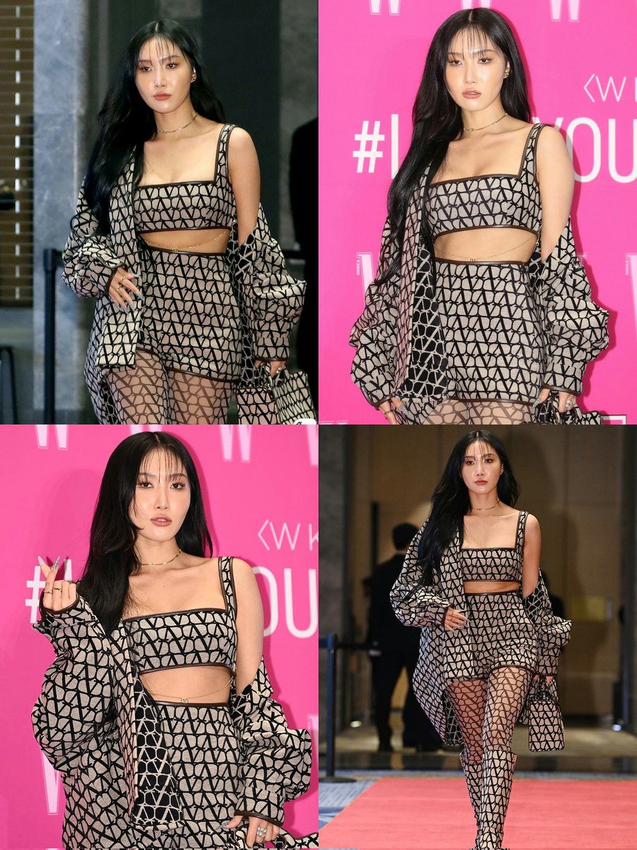 HWASAFEEDS's tweet photo. hwasa is so effortlessly attractive

★ #HWASA #MAMAMOO #화사 #마마무 https://t.co/yYqHZ2rS84