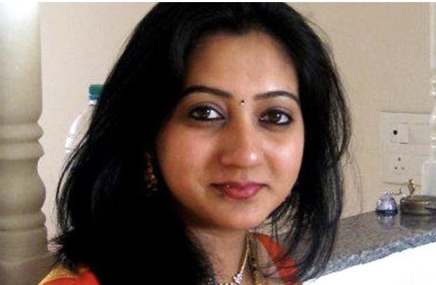 RosaSocFem's tweet photo. The devastating loss of Lyndsey Bennett has been announced by her heartbroken family today, on this, the tenth anniversary of Savita Halappanavar’s death. 

Two young women failed by a misogynistic state.
#SavitaNeverAgain #SavitaMarch 1pm tomorrow D1 https://t.co/NQtemgZW6M