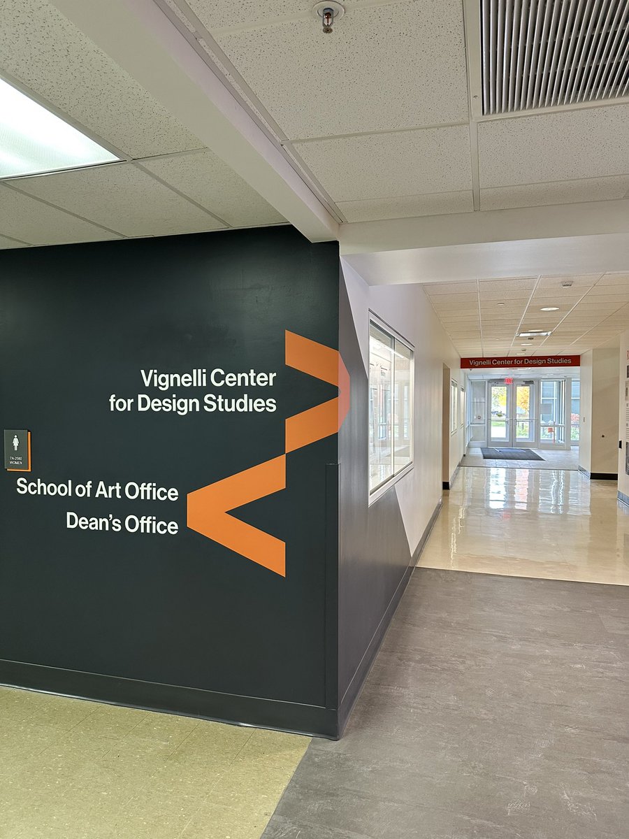 I’m at the <a href="/VignelliCenter/">Vignelli Center</a> viewing the archives with the collections archivist, Jennifer Whitlock. I’ll be tweeting everything I see in this thread. Follow along.