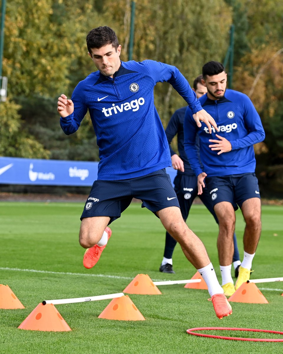 ChelseaFCinUSA's tweet photo. Brighton tomorrow 👊 https://t.co/KdXL4Gx7au