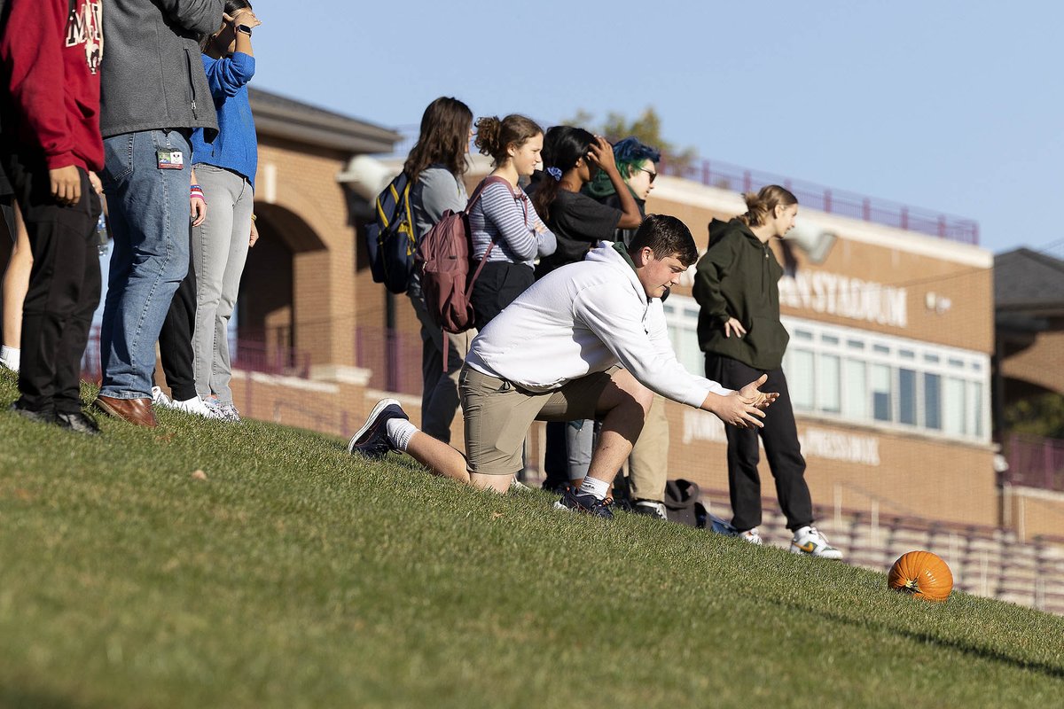MICDS's tweet photo. #FlashbackFriday to when Upper School advisories enjoyed hot chocolate and competed in pumpkin bowling. Congratulations to the winning advisories on squashing the competition! #MICDS #PumpkinBowling https://t.co/EGSgSW0kf6