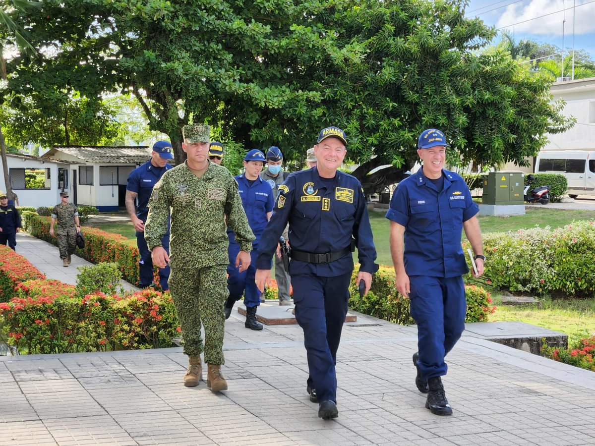 FNC_ArmadaCol's tweet image. #Distinguido🏆 En el #CMCON de la @ArmadaColombia recibimos la visita de @maoc_n y @jiatfs fortaleciendo nuestros lazos de #CooperaciónInternacional con aliados estratégicos alrededor del mundo para mejorar la interoperabilidad marítima en la #LuchaContraElNarcotráfico.🌊