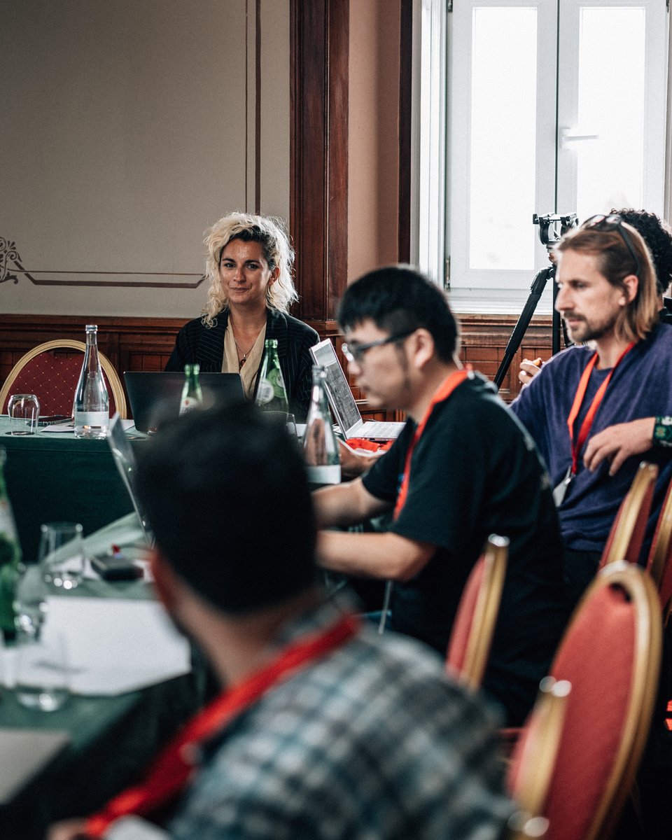 <a href="/vincentweisser/">Vincent Weisser</a> @vita_dao <a href="/erinmagennis/">Ξrin Magennis🌻</a> <a href="/bio_xyz/">Bio</a> Now: “Web3 and Healthcare Data” facilitated by Wojciech Sierocki from <a href="/DataLakeToken/">Data Lake Token</a> and Inês Pereira from <a href="/neuradao/">NeuraDAO</a>